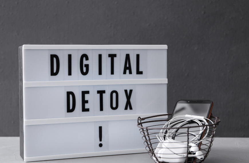 Digital Disconnect: The Psychology of Social Media Detox